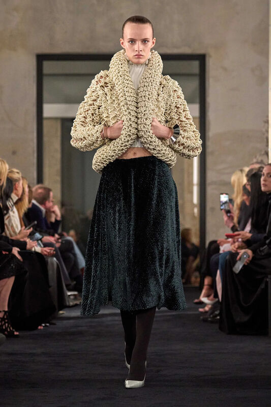 00010-alaia-fall-2025-ready-to-wear-credit-brand_18_11zon