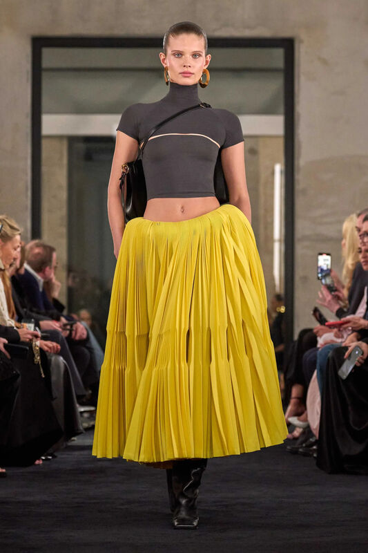 00012-alaia-fall-2025-ready-to-wear-credit-brand_20_11zon