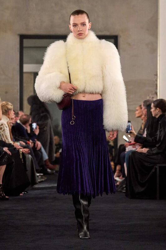 00014-alaia-fall-2025-ready-to-wear-credit-brand_29_11zon