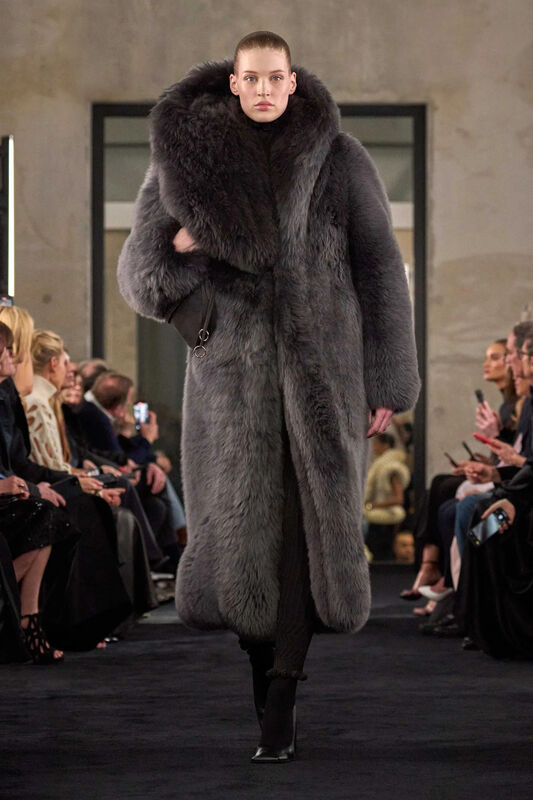 00016-alaia-fall-2025-ready-to-wear-credit-brand_32_11zon