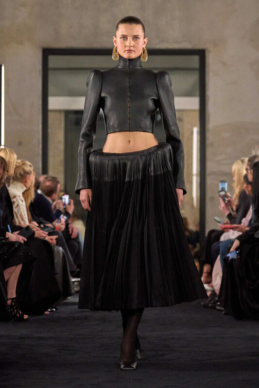 00020-alaia-fall-2025-ready-to-wear-credit-brand_16_11zon