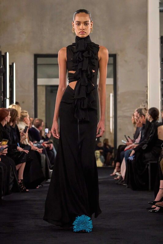 00023-alaia-fall-2025-ready-to-wear-credit-brand_35_11zon