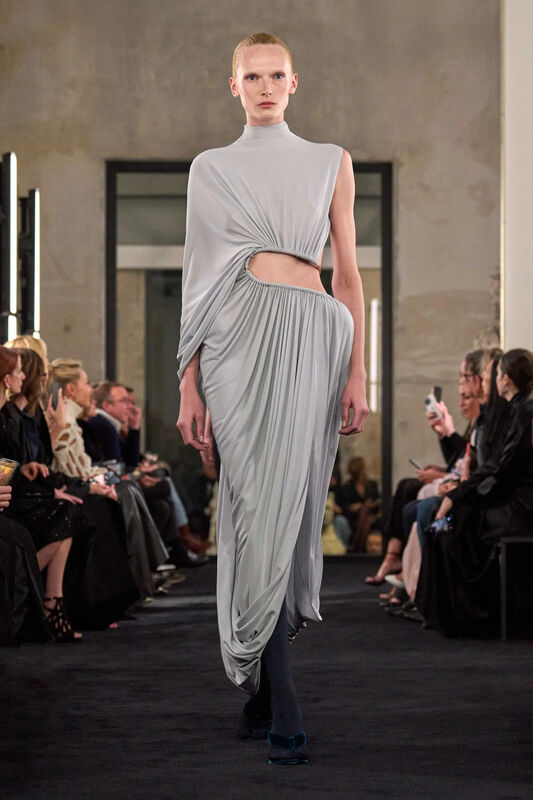 00030-alaia-fall-2025-ready-to-wear-credit-brand_38_11zon