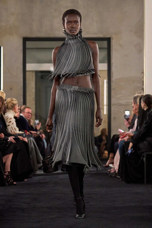 00041-alaia-fall-2025-ready-to-wear-credit-brand_1_11zon