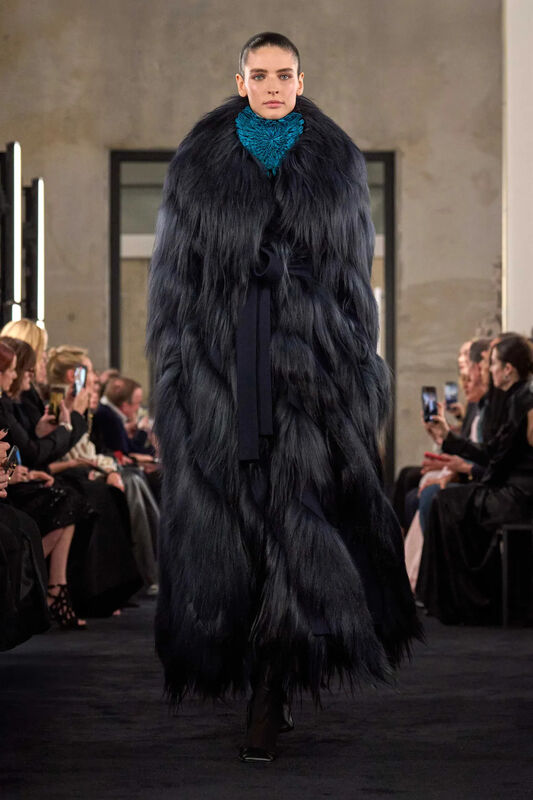00042-alaia-fall-2025-ready-to-wear-credit-brand_2_11zon