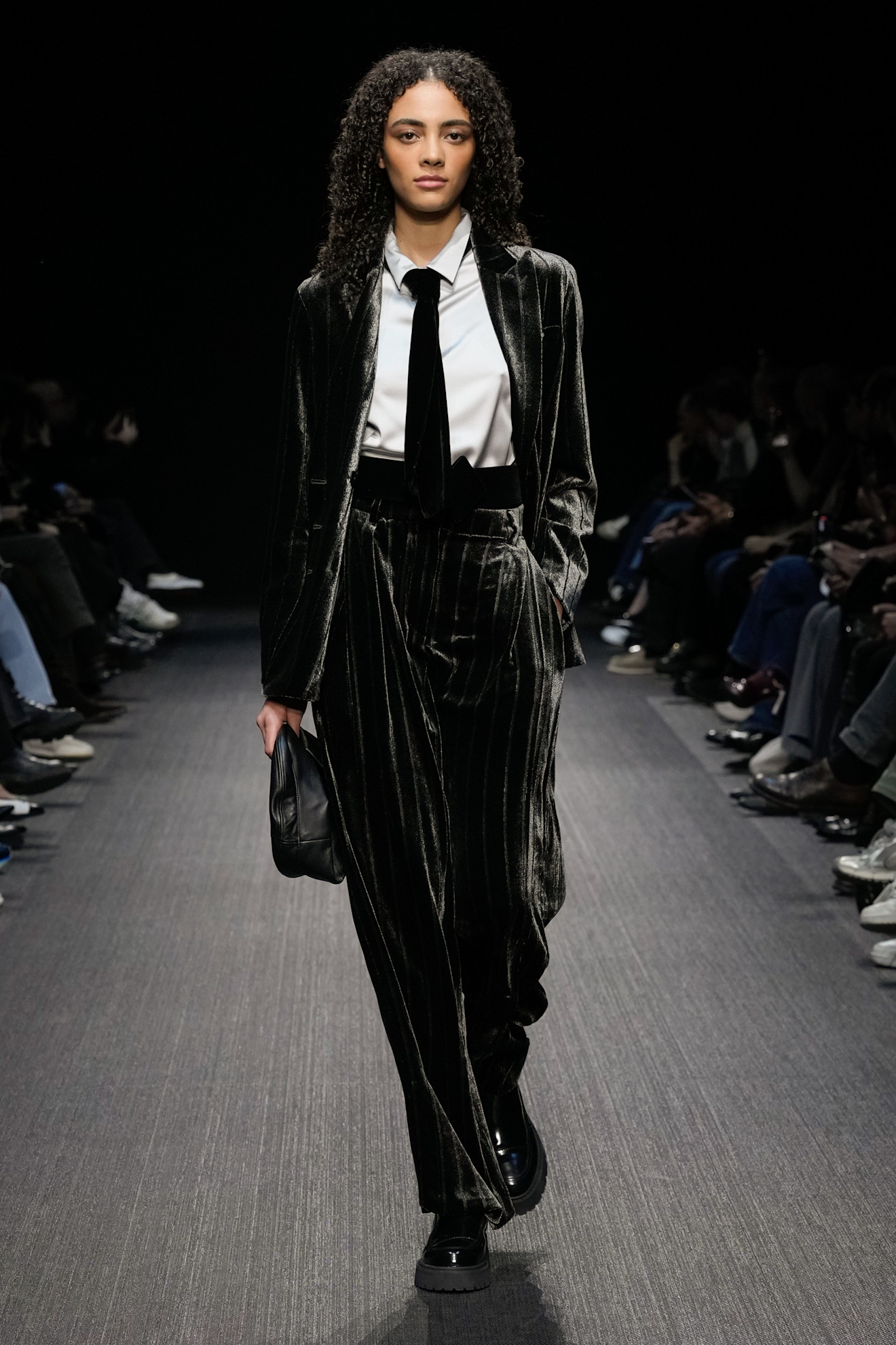 Emporio Armani F25 003