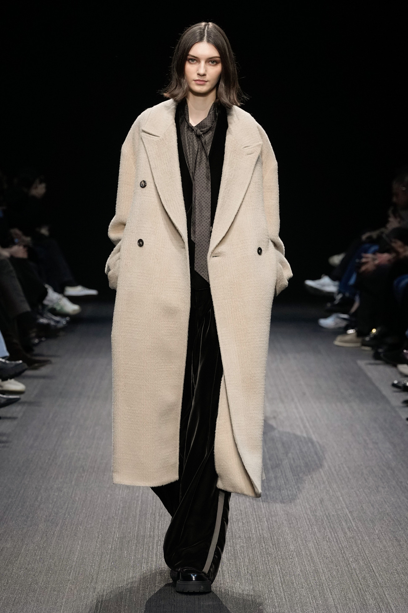 Emporio Armani F25 009