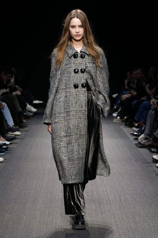 Emporio Armani F25 004