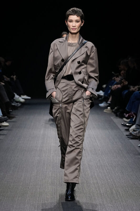 Emporio Armani F25 014