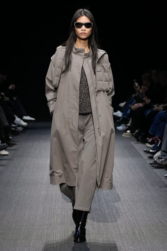 Emporio Armani F25 015
