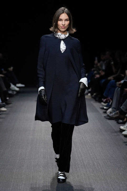 Emporio Armani F25 019