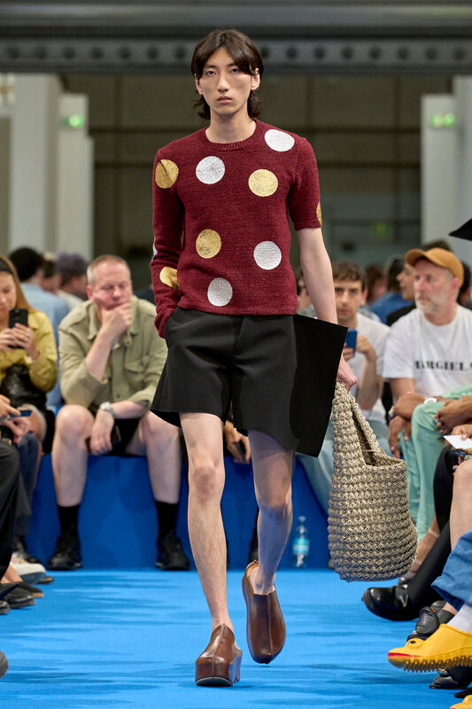 JW Anderson Resort S24 011