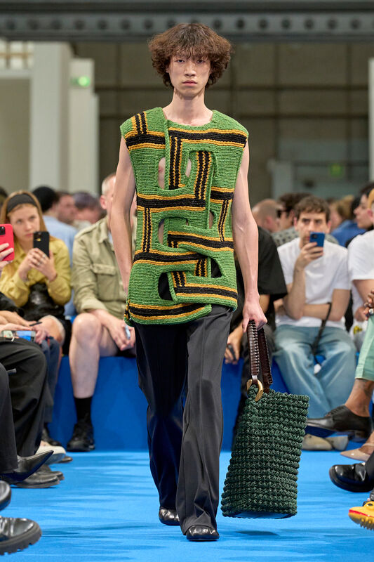 JW Anderson Resort S24 018