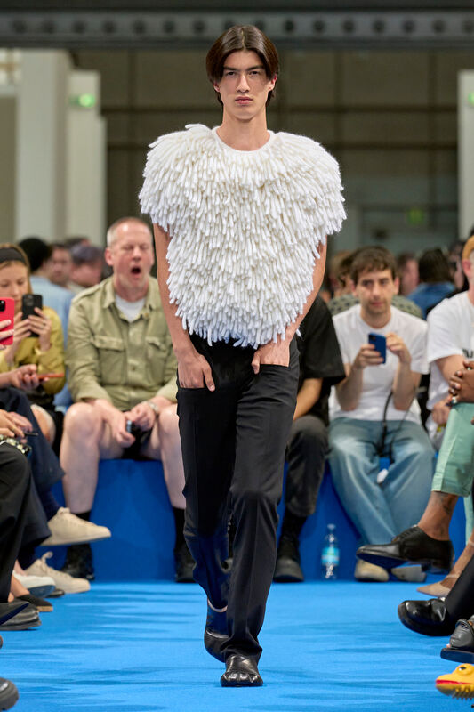 JW Anderson Resort S24 027
