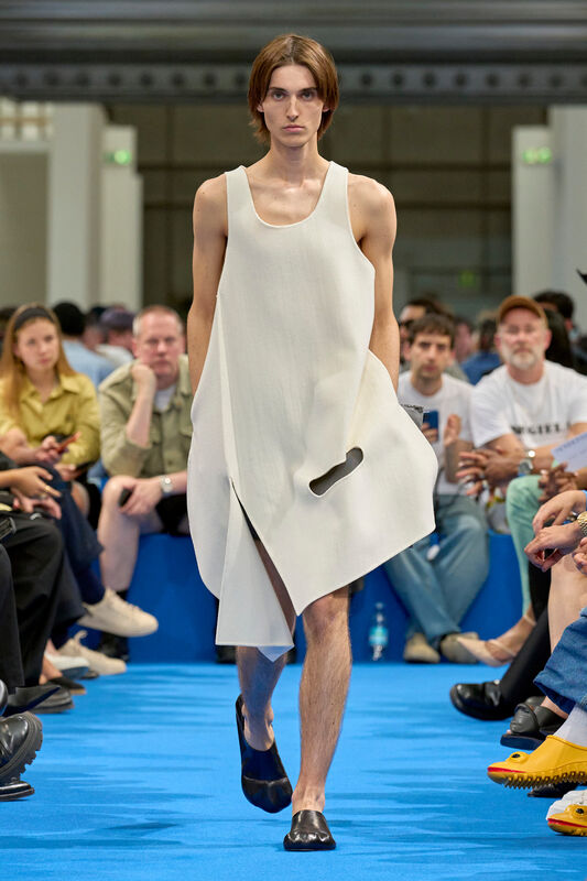 JW Anderson Resort S24 031