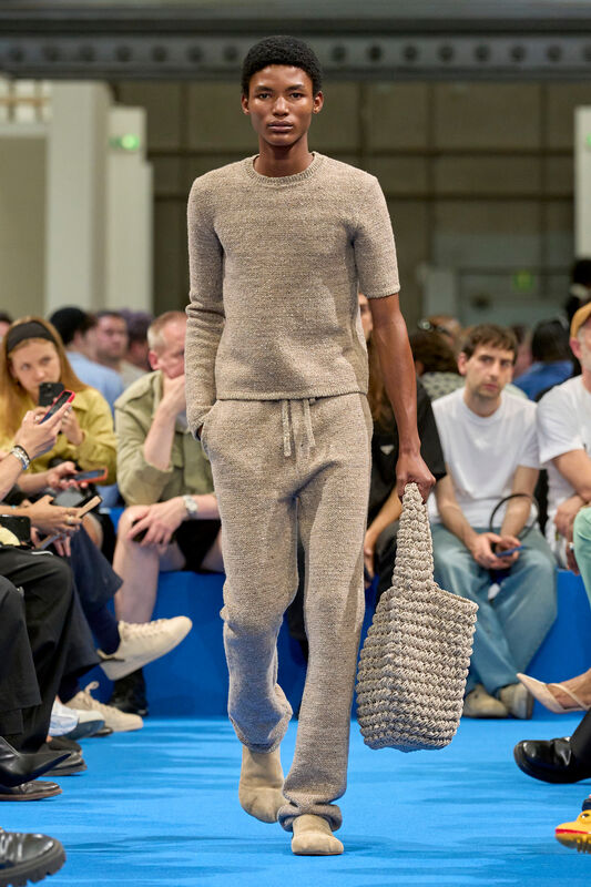 JW Anderson Resort S24 047