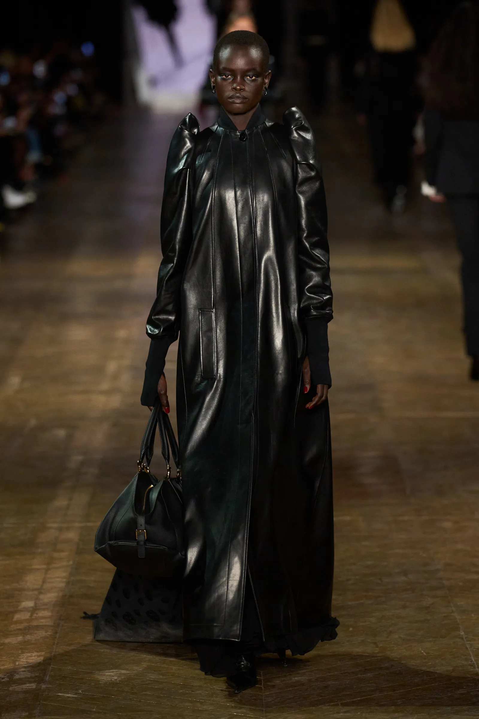 00007-alexander-mcqueen-fall-2025-ready-to-wear-credit-gorunway