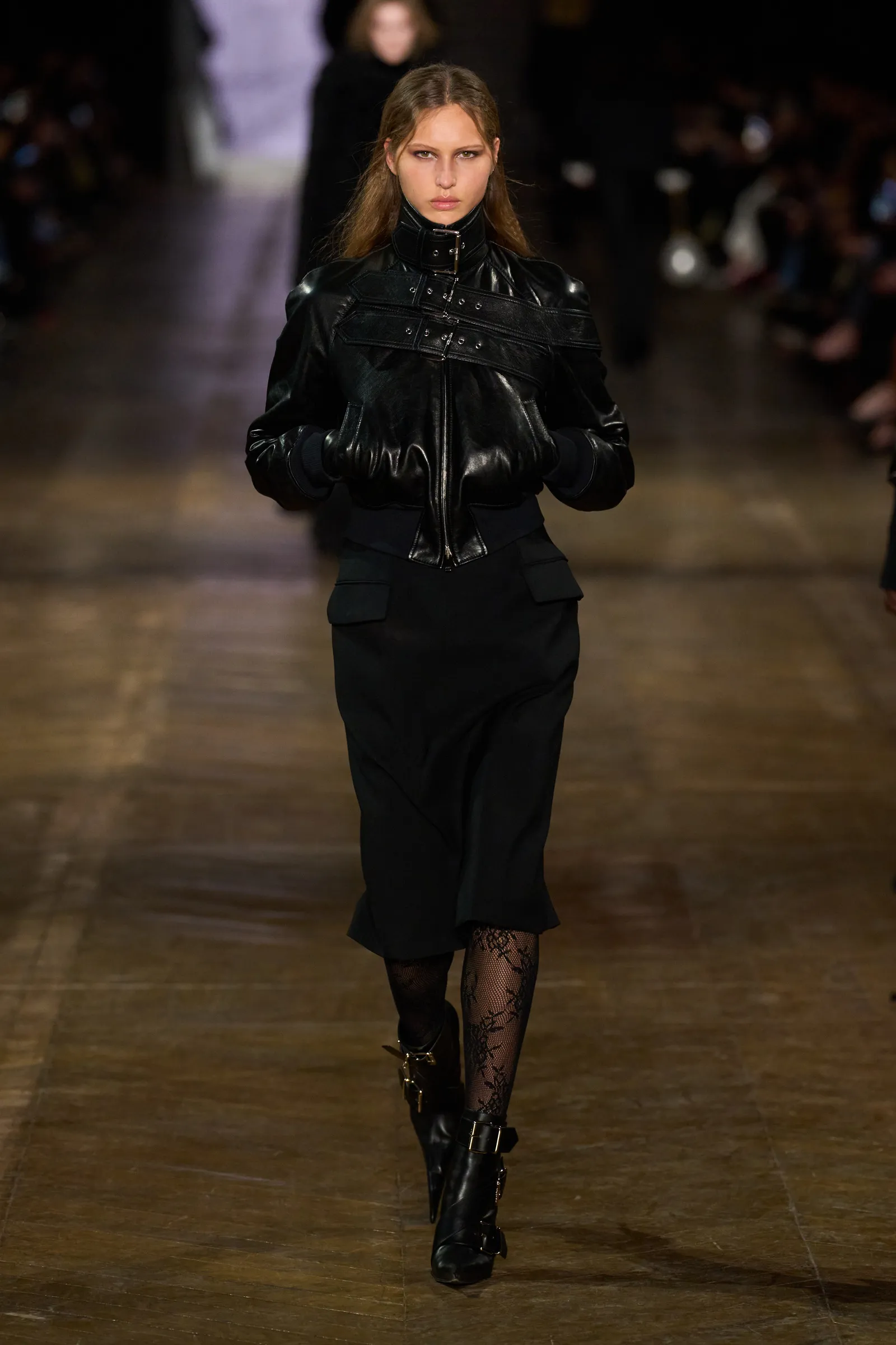 00008-alexander-mcqueen-fall-2025-ready-to-wear-credit-gorunway