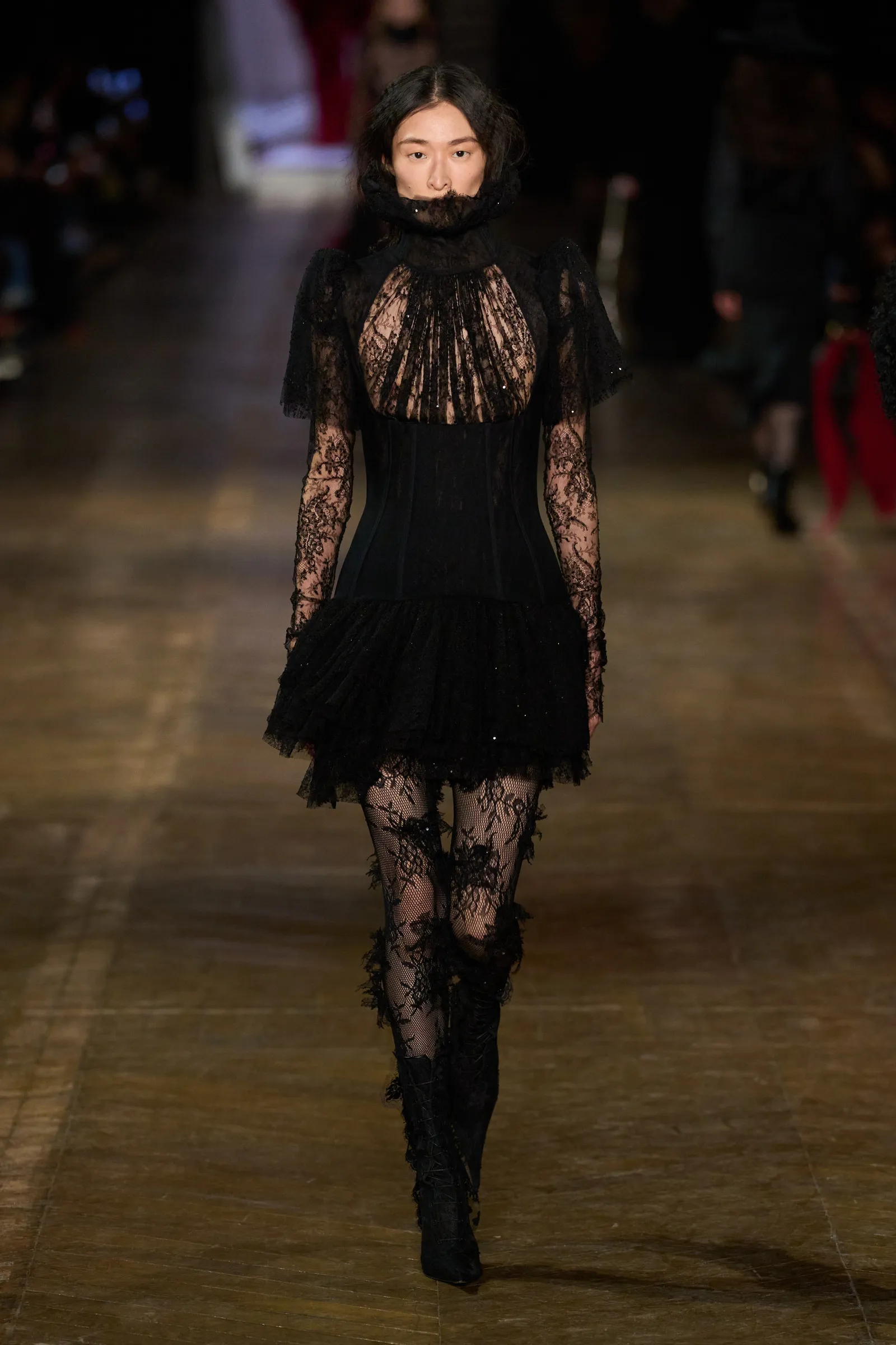 00012-alexander-mcqueen-fall-2025-ready-to-wear-credit-gorunway