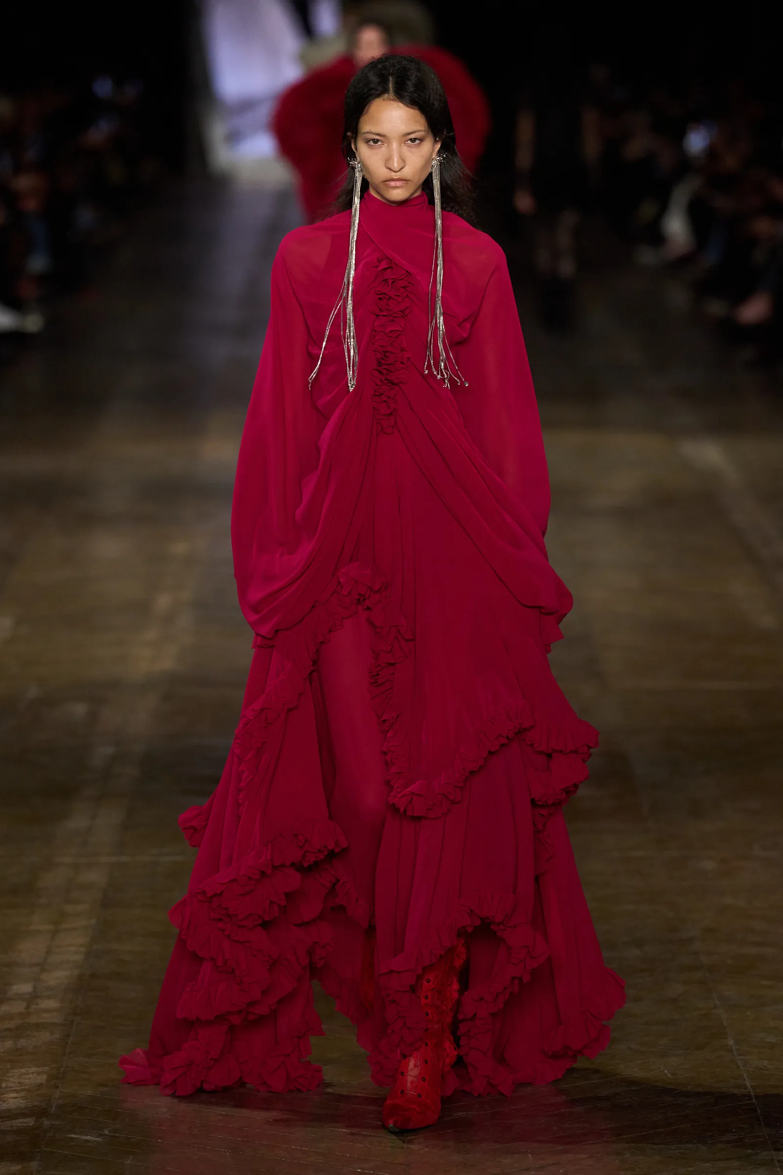 00014-alexander-mcqueen-fall-2025-ready-to-wear-credit-gorunway