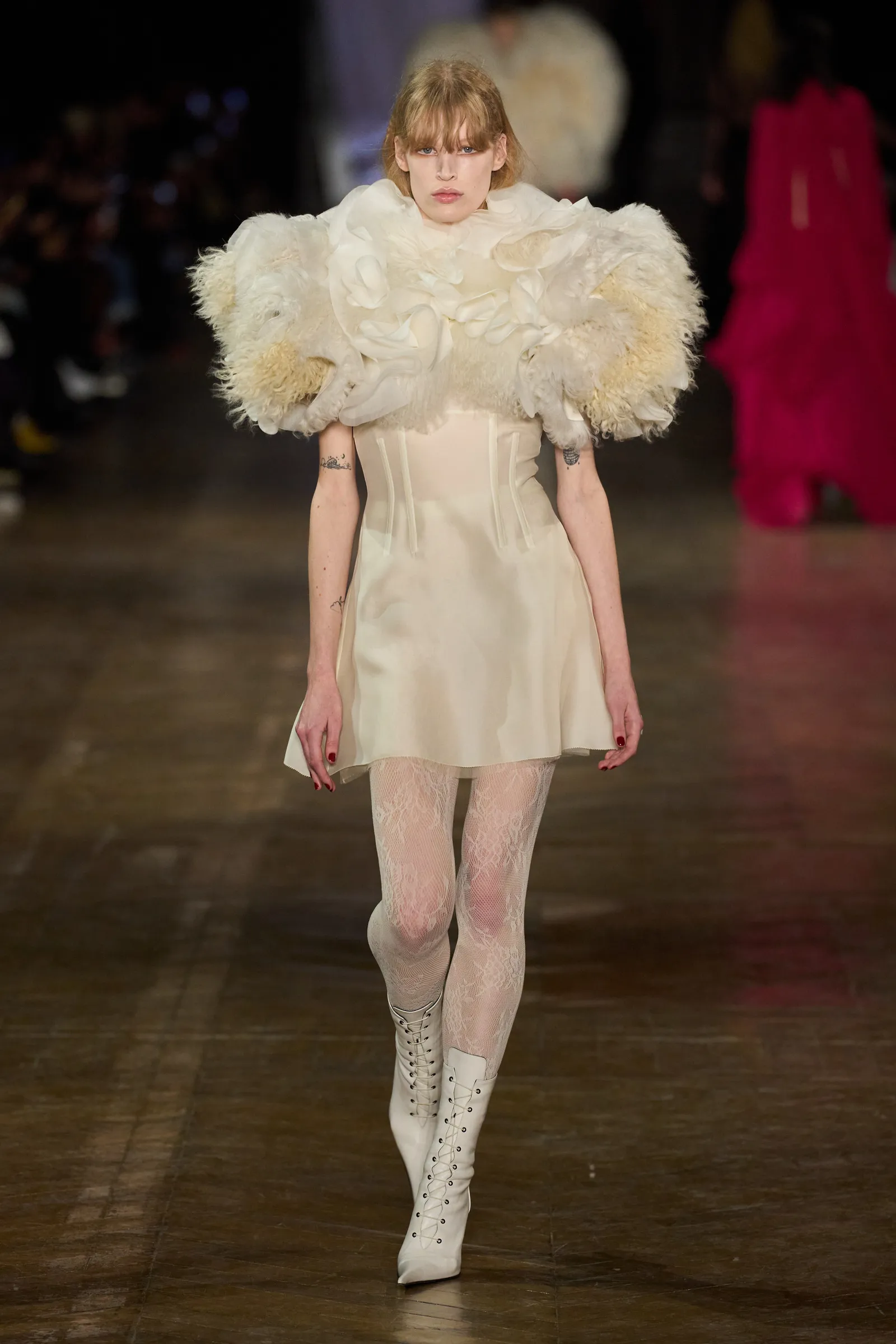 00016-alexander-mcqueen-fall-2025-ready-to-wear-credit-gorunway