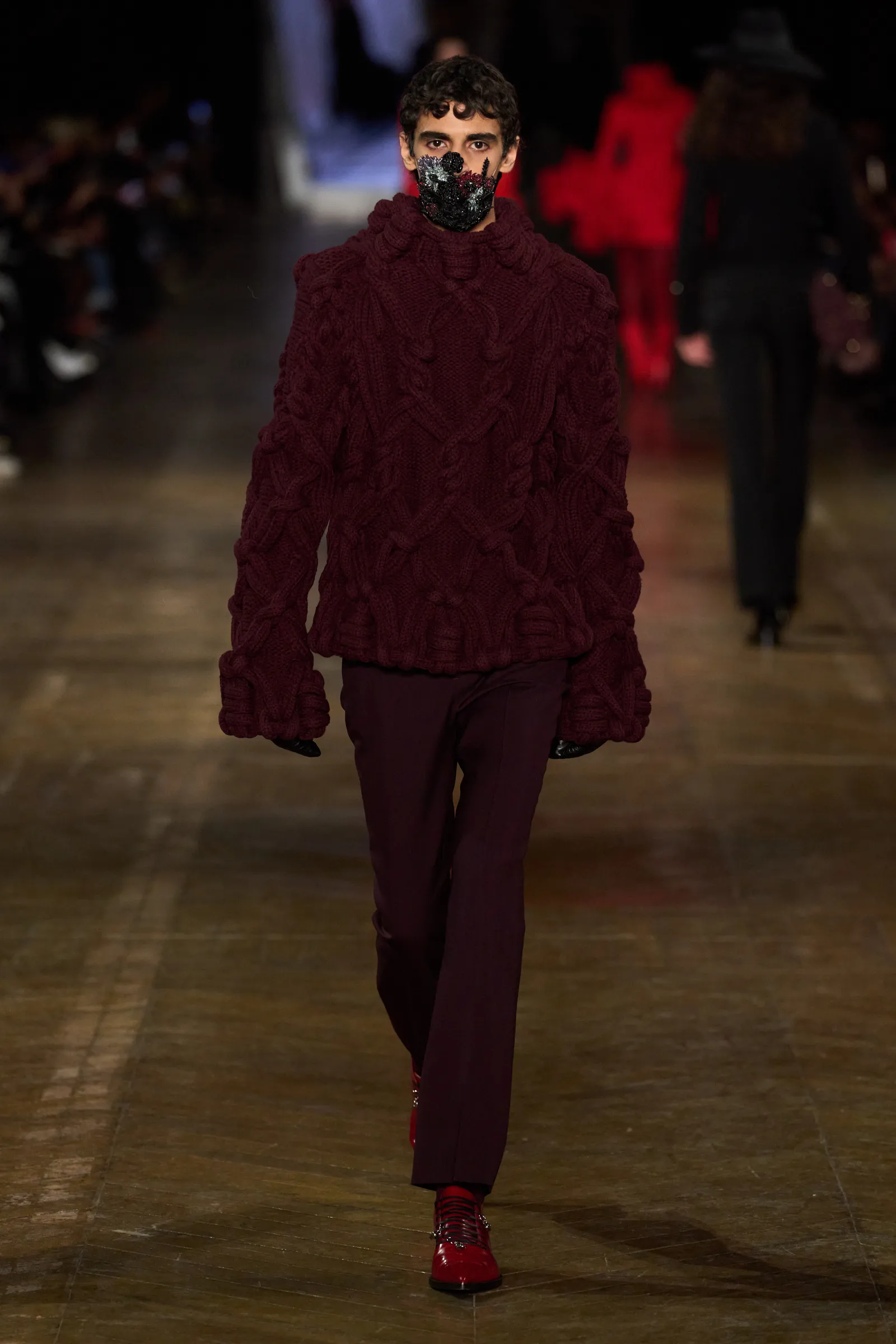 00030-alexander-mcqueen-fall-2025-ready-to-wear-credit-gorunway
