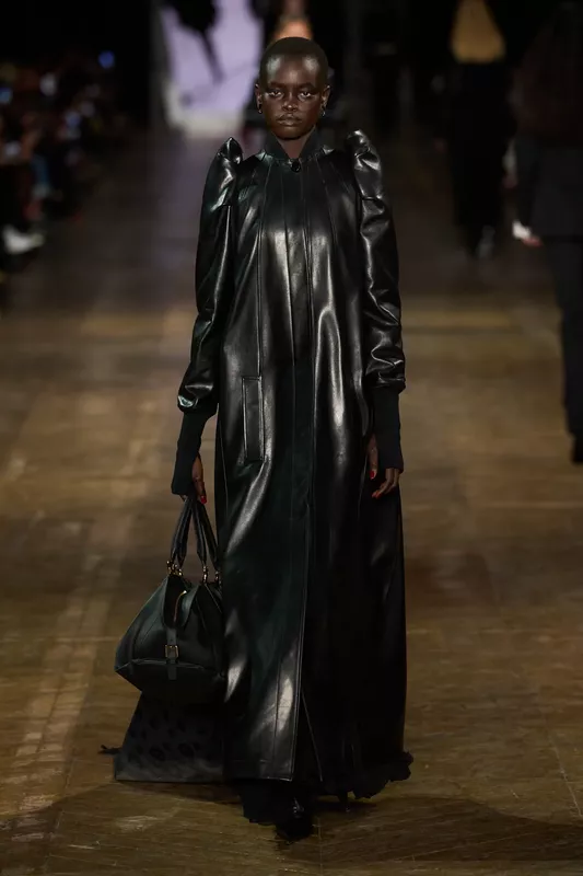 00007-alexander-mcqueen-fall-2025-ready-to-wear-credit-gorunway