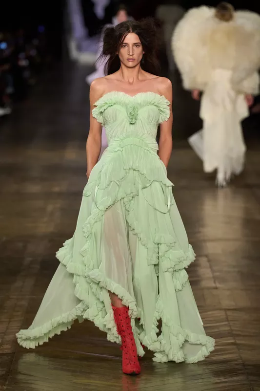 00019-alexander-mcqueen-fall-2025-ready-to-wear-credit-gorunway