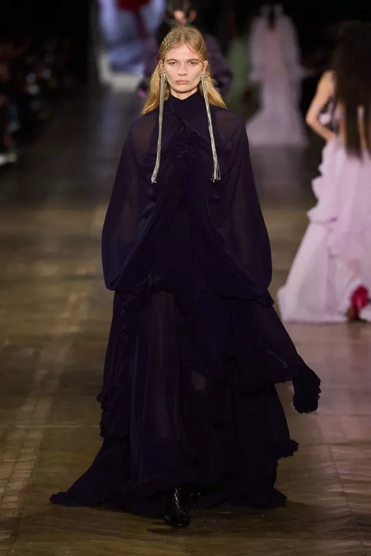 00023-alexander-mcqueen-fall-2025-ready-to-wear-credit-gorunway