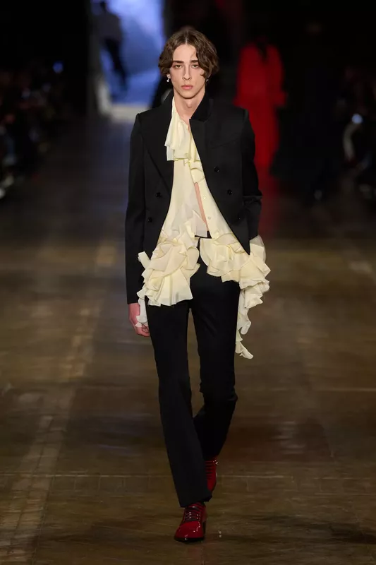 00034-alexander-mcqueen-fall-2025-ready-to-wear-credit-gorunway