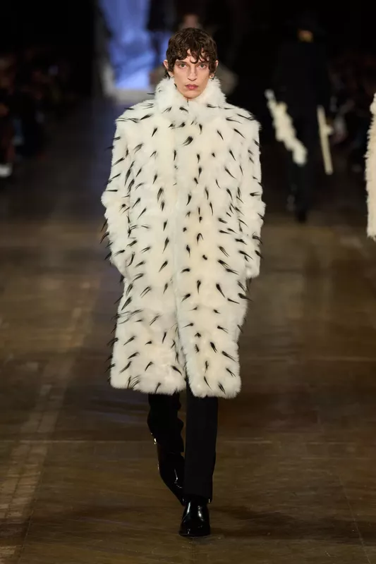 00038-alexander-mcqueen-fall-2025-ready-to-wear-credit-gorunway