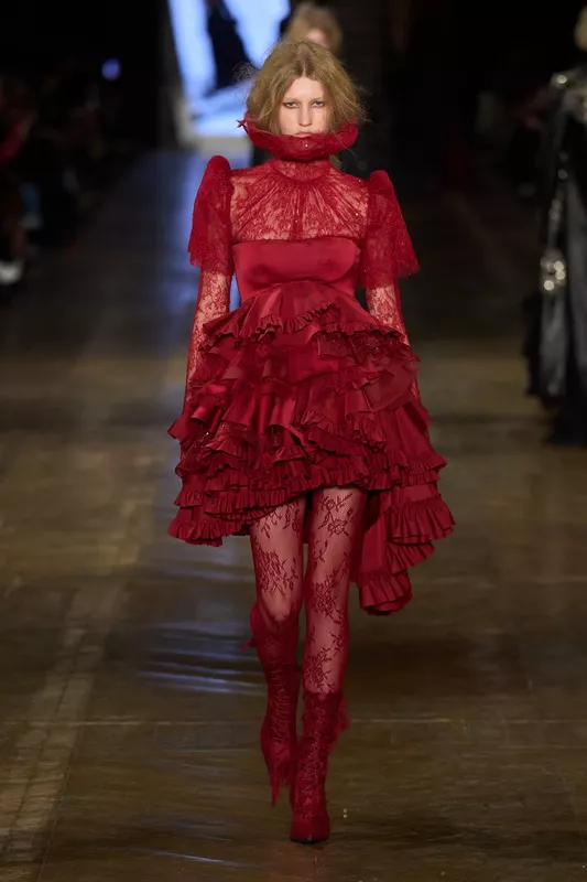 00045-alexander-mcqueen-fall-2025-ready-to-wear-credit-gorunway