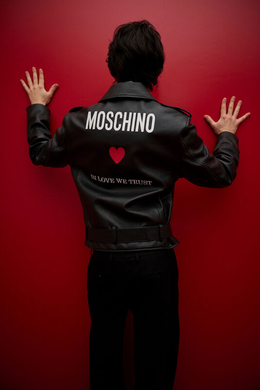 Moschino Resort PO S24 054