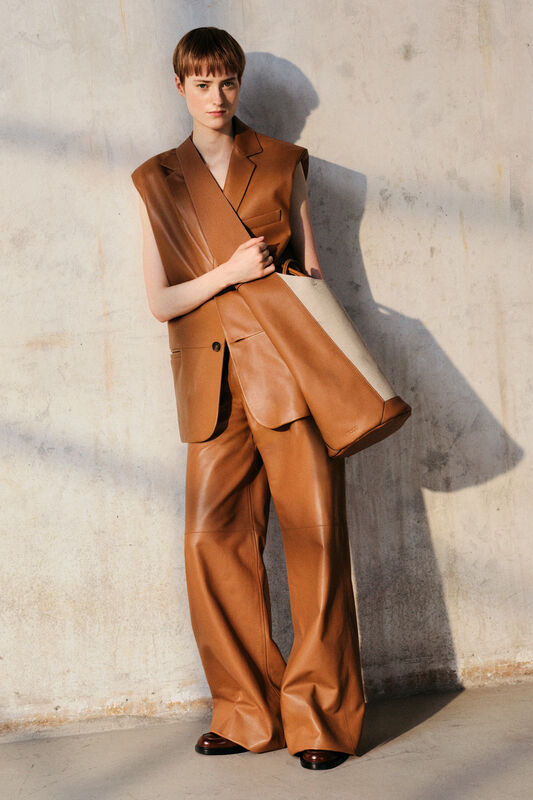Tods Resort PO S24 010