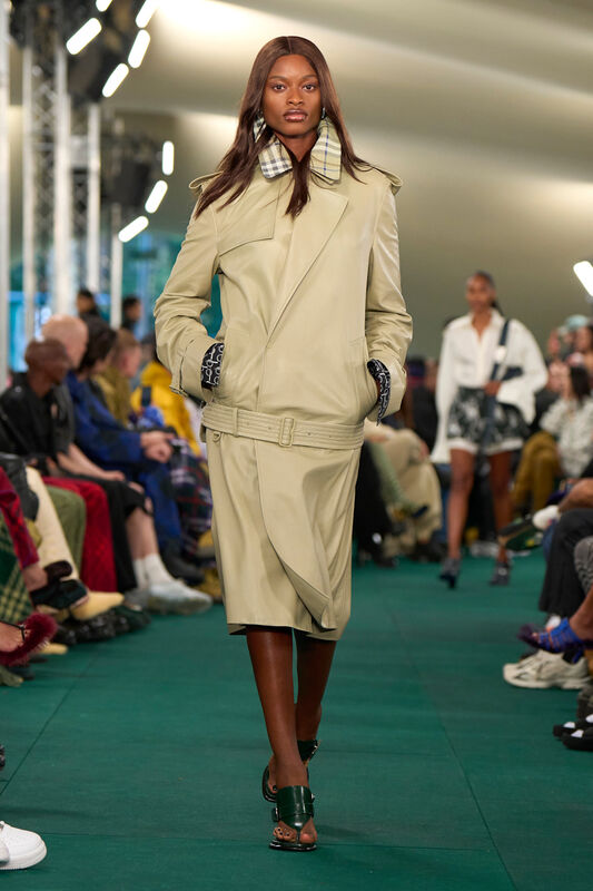 Burberry S24 007
