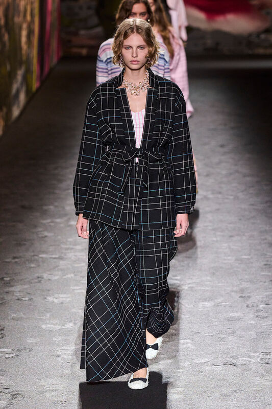 Chanel S24 017