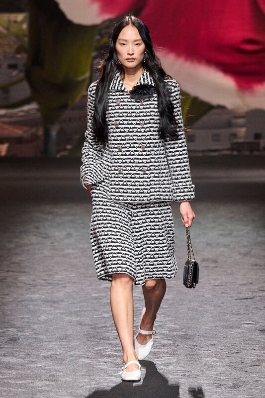 Chanel S24 044
