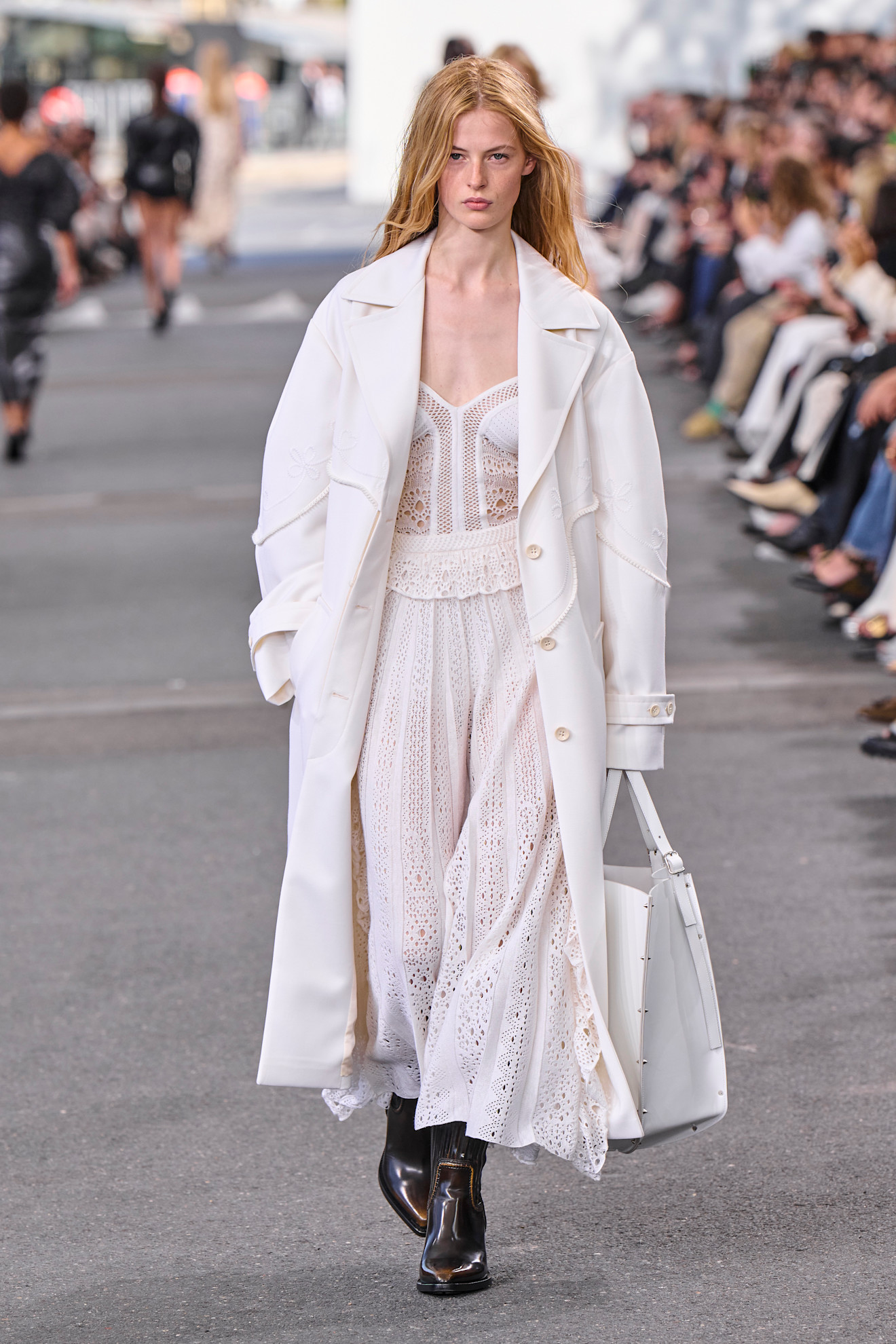 Chloe S24 027