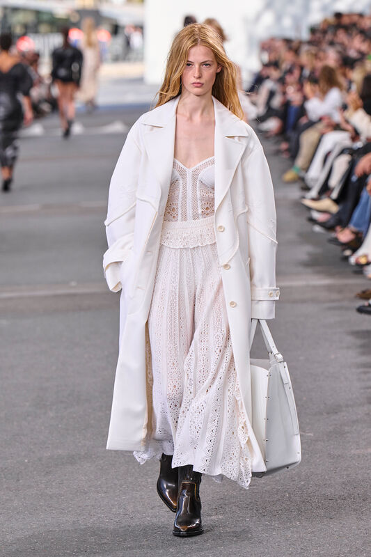 Chloe S24 027