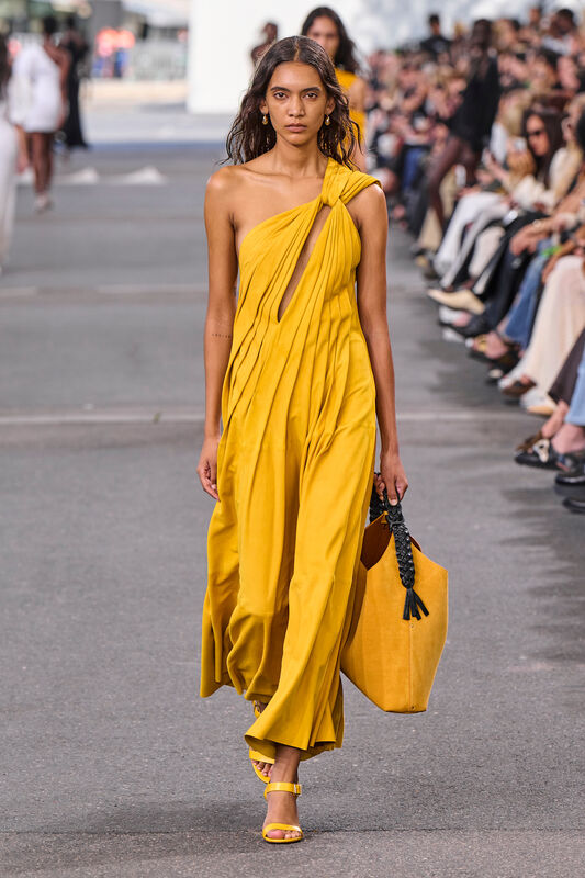 Chloe S24 049