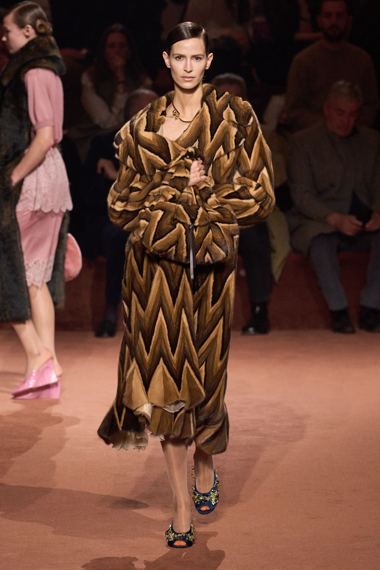 Fendi F25 063