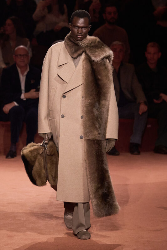 Fendi F25 014