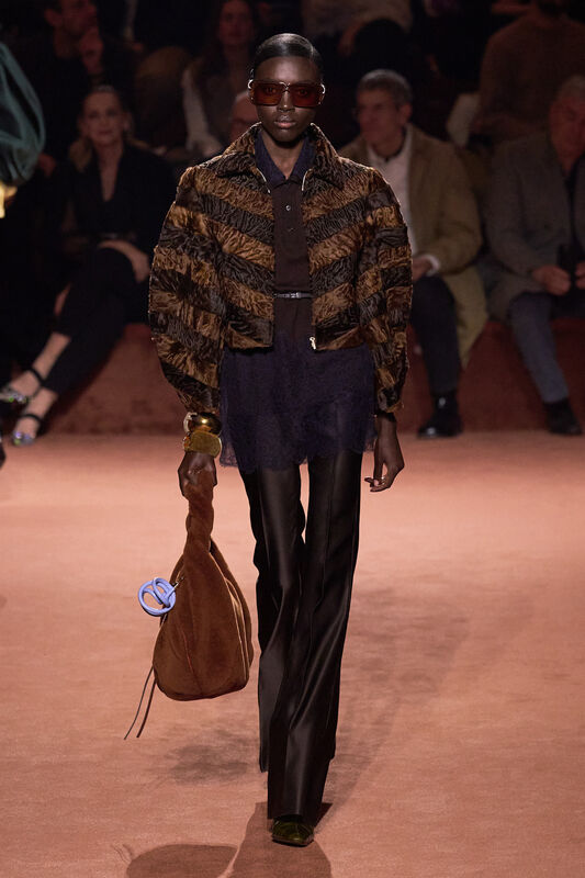 Fendi F25 056