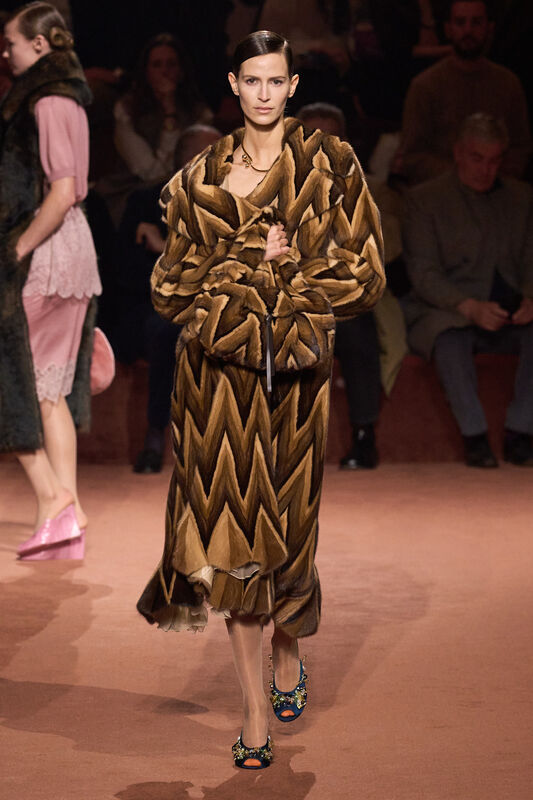 Fendi F25 063