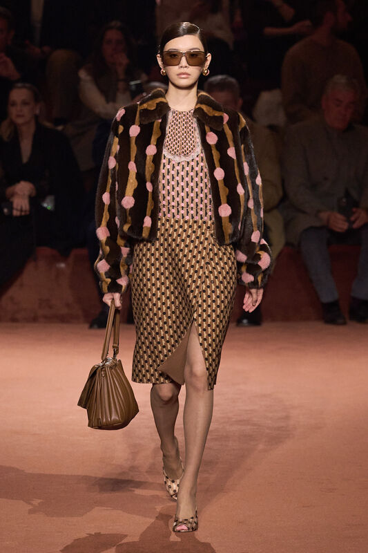 Fendi F25 066