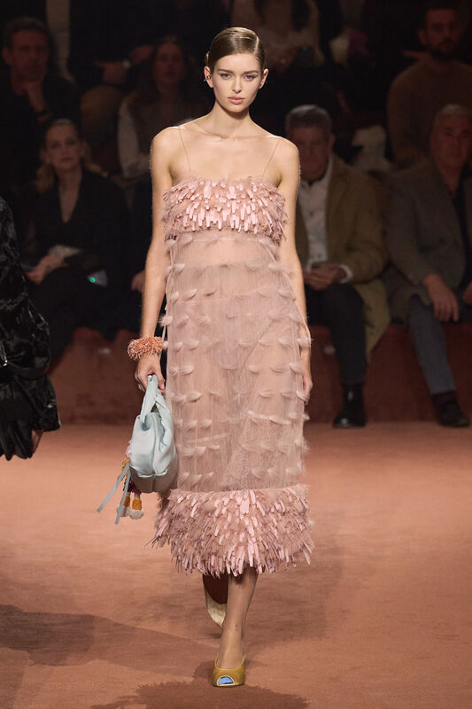 Fendi F25 082