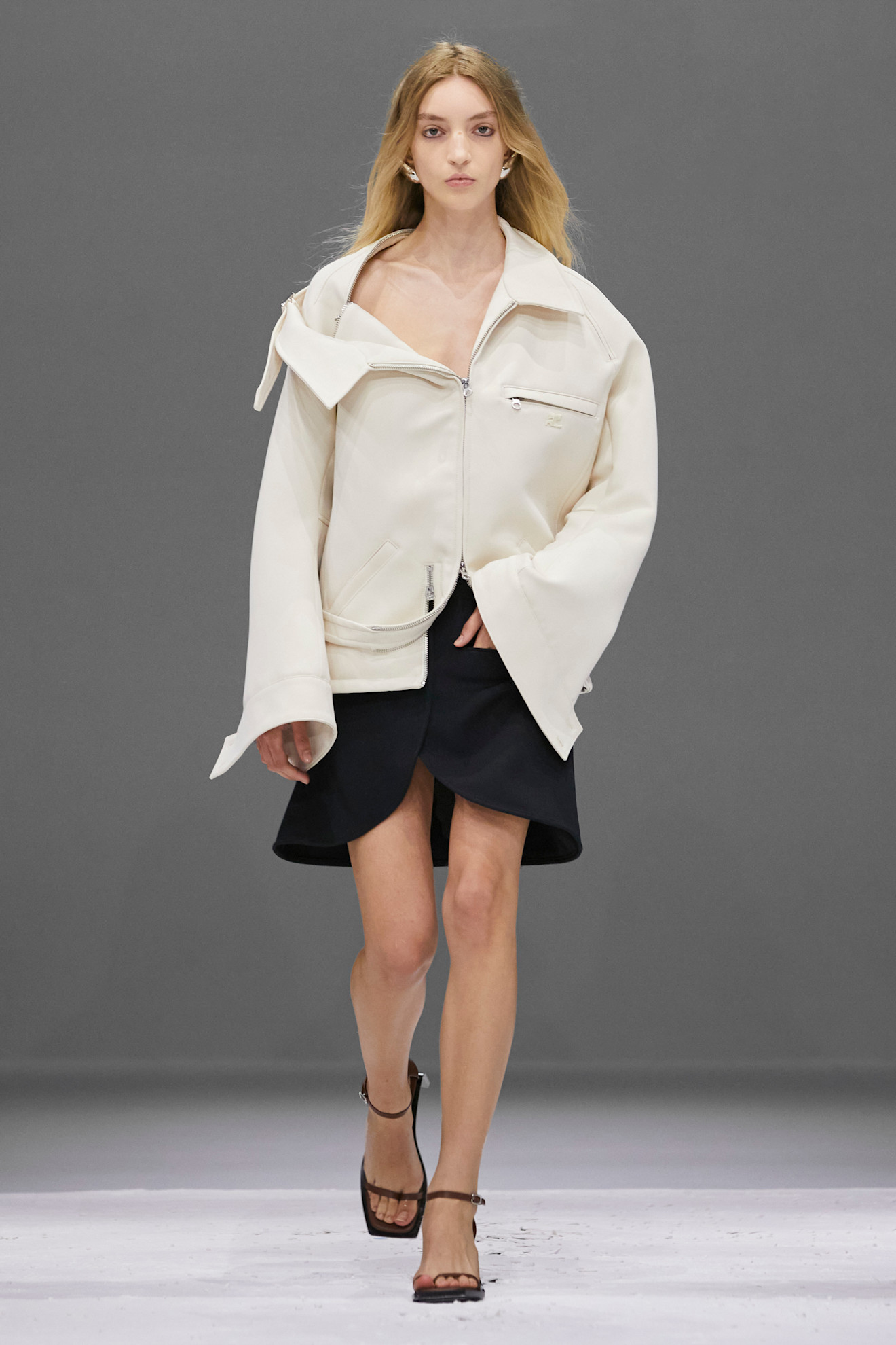 Courreges PO S24 007