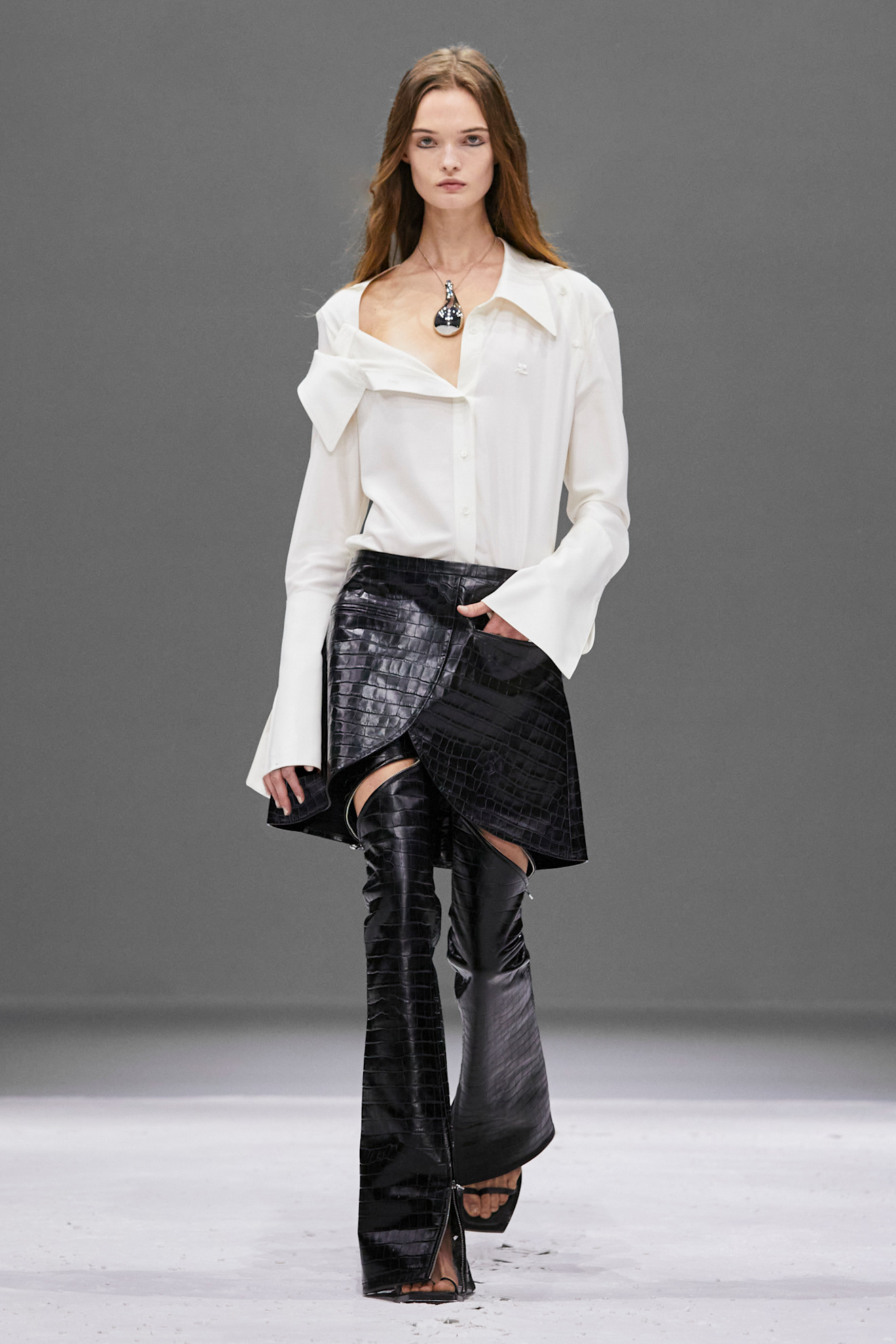 Courreges PO S24 008