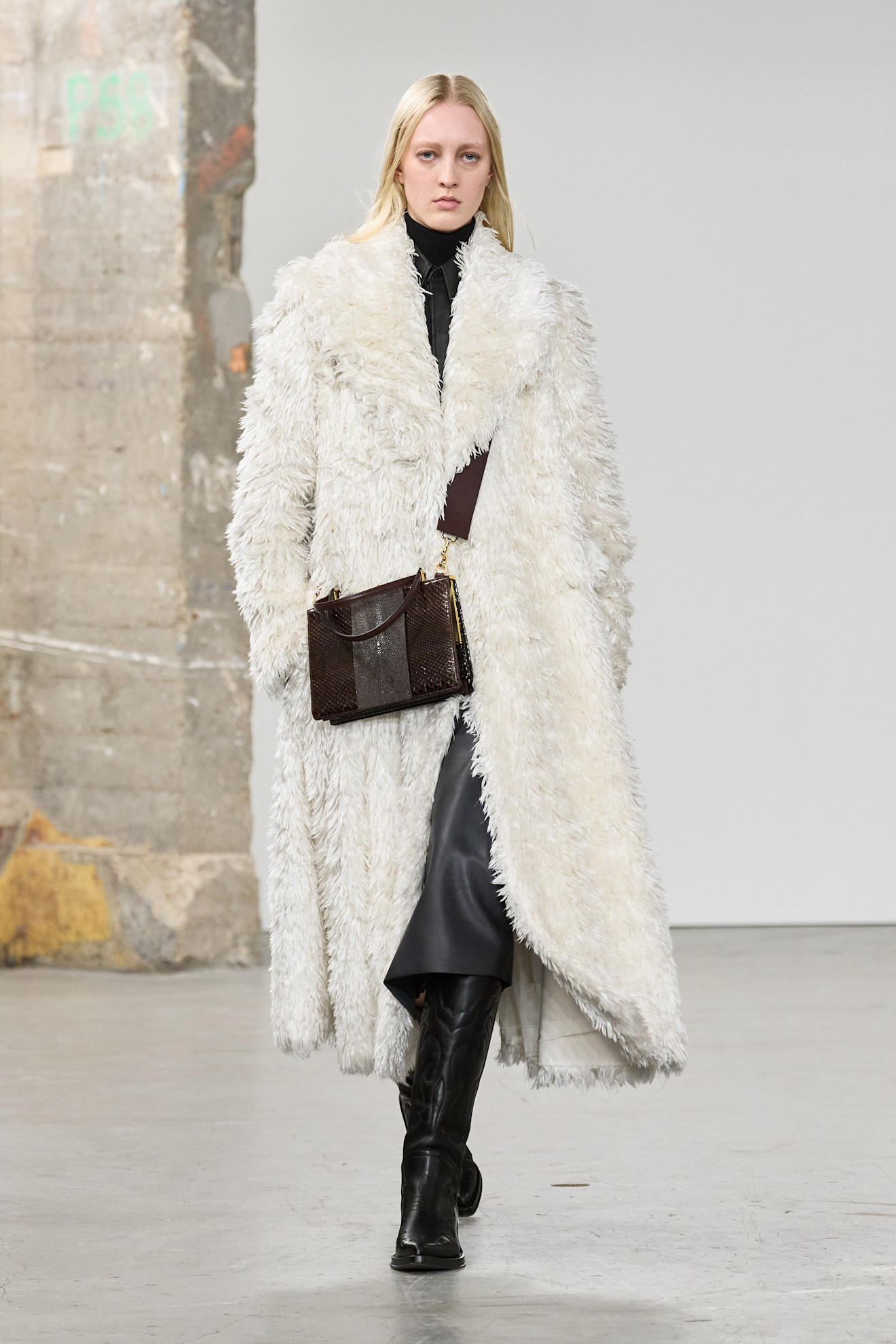 Gabriela Hearst F25 001