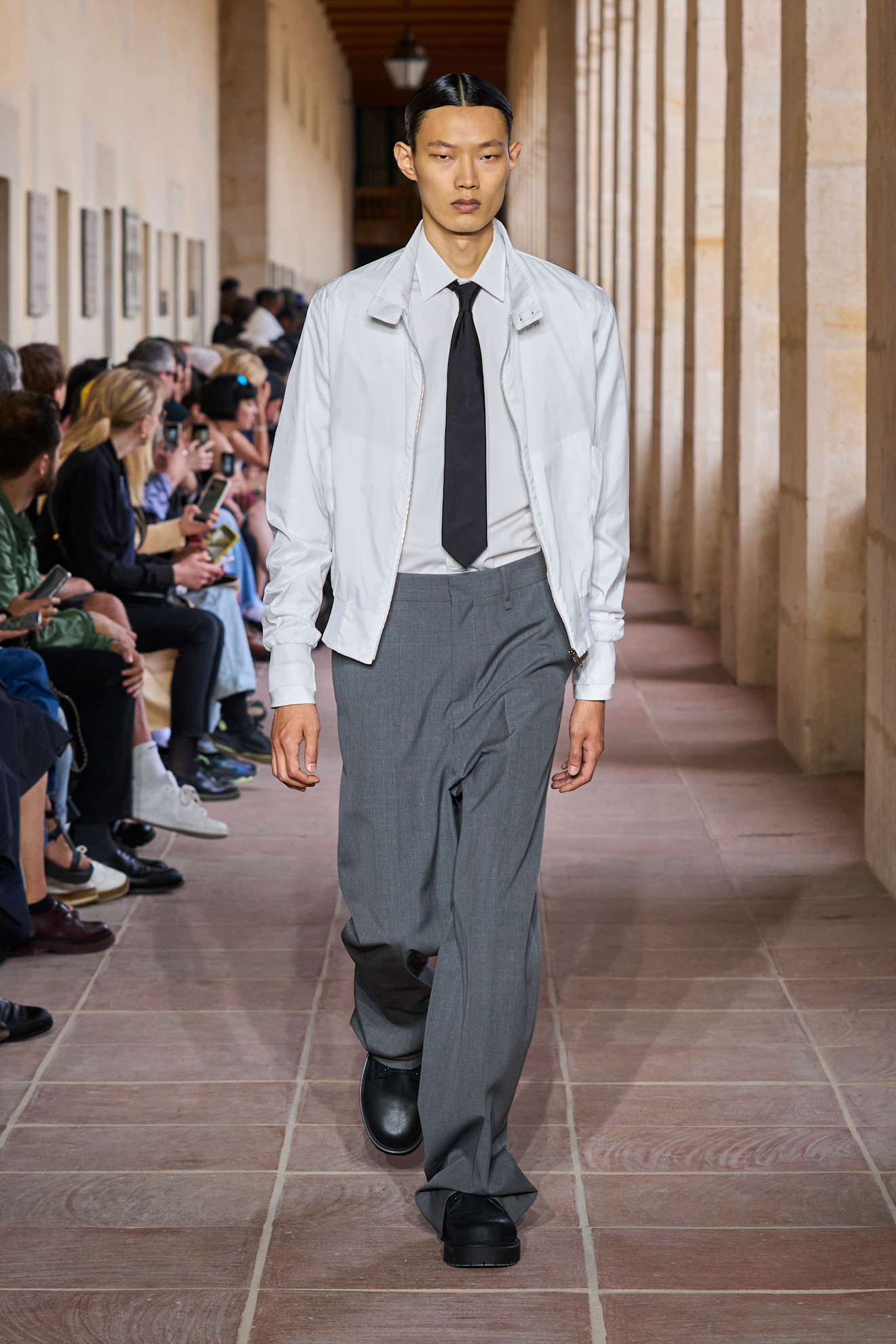 Givenchy m S24 007